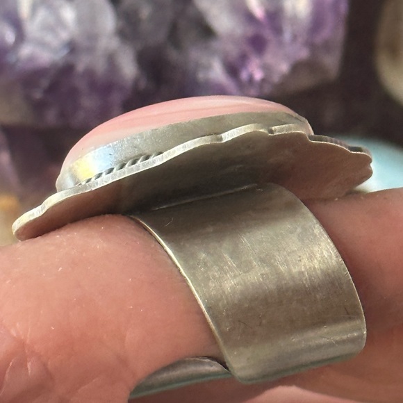 Huge pink conch stone native made J Nelson adjustable sterling silver ring - Picture 4 of 8
